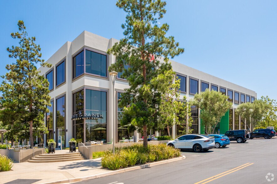 5301 California Ave, Irvine, CA à louer - Photo principale – Image 1 sur 8