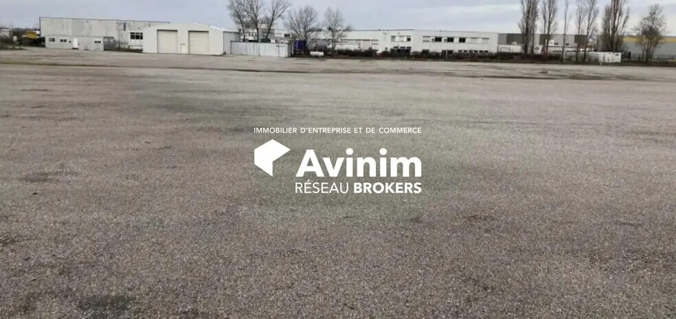 Industriel/Logistique dans Saint-Denis à louer - Photo de l’immeuble – Image 2 sur 3