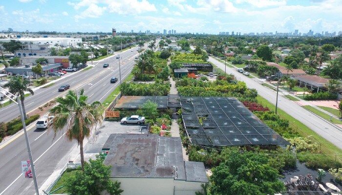 3900 W Hallandale Beach Blvd, Pembroke Park, FL à louer - Photo de l’immeuble – Image 3 sur 15