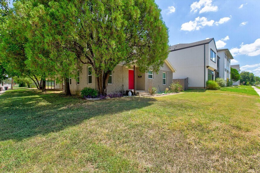 3201 Forest Park Blvd, Fort Worth, TX à vendre - Photo de l’immeuble – Image 2 sur 24