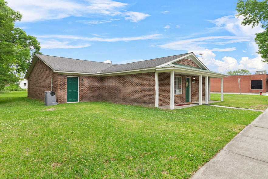 100 N Dickerson St, Burgaw, NC à vendre - Photo de l’immeuble – Image 3 sur 11