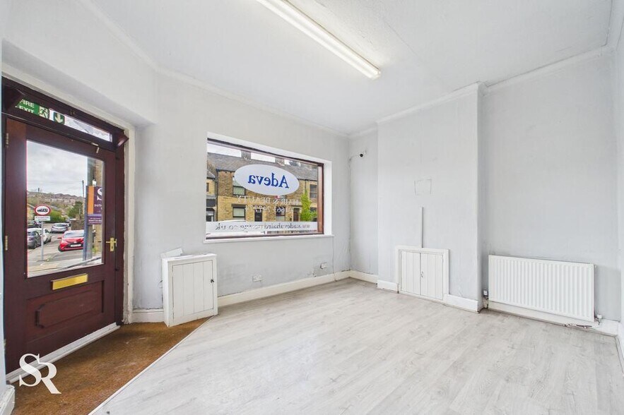 44 Church Rd, New Mills à vendre - Photo de l’immeuble – Image 3 sur 21