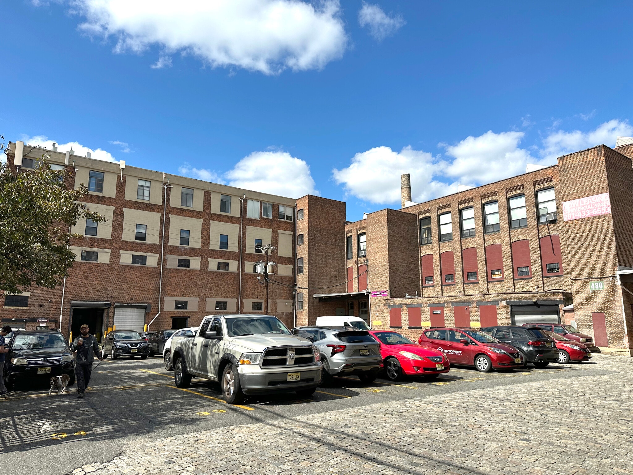 430 Communipaw Ave, Jersey City, NJ à louer Photo principale– Image 1 sur 9