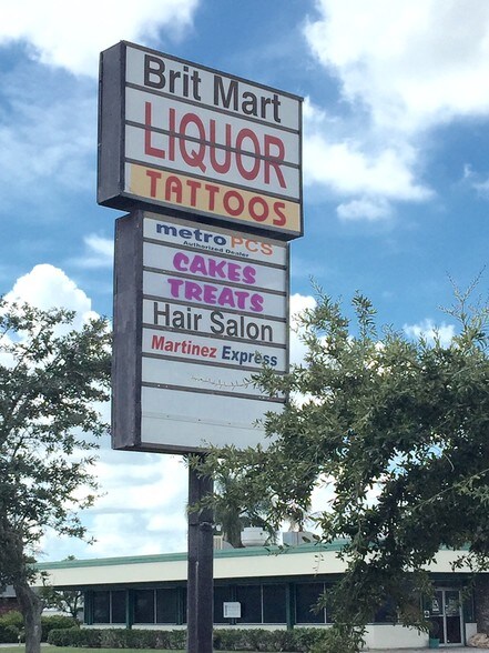 2402 Dixie Hwy, Lake Worth, FL à louer - Photo de l’immeuble – Image 3 sur 5