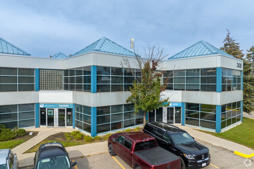 2430 Meadowpine Blvd, Mississauga, ON à louer - Photo de l’immeuble – Image 2 sur 4