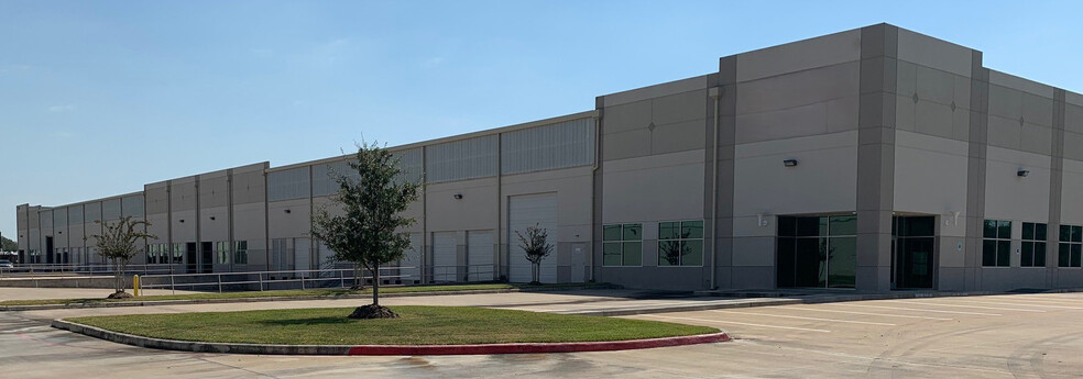 945 Trinity Dr, Mansfield, TX à louer - Photo de l’immeuble – Image 2 sur 3