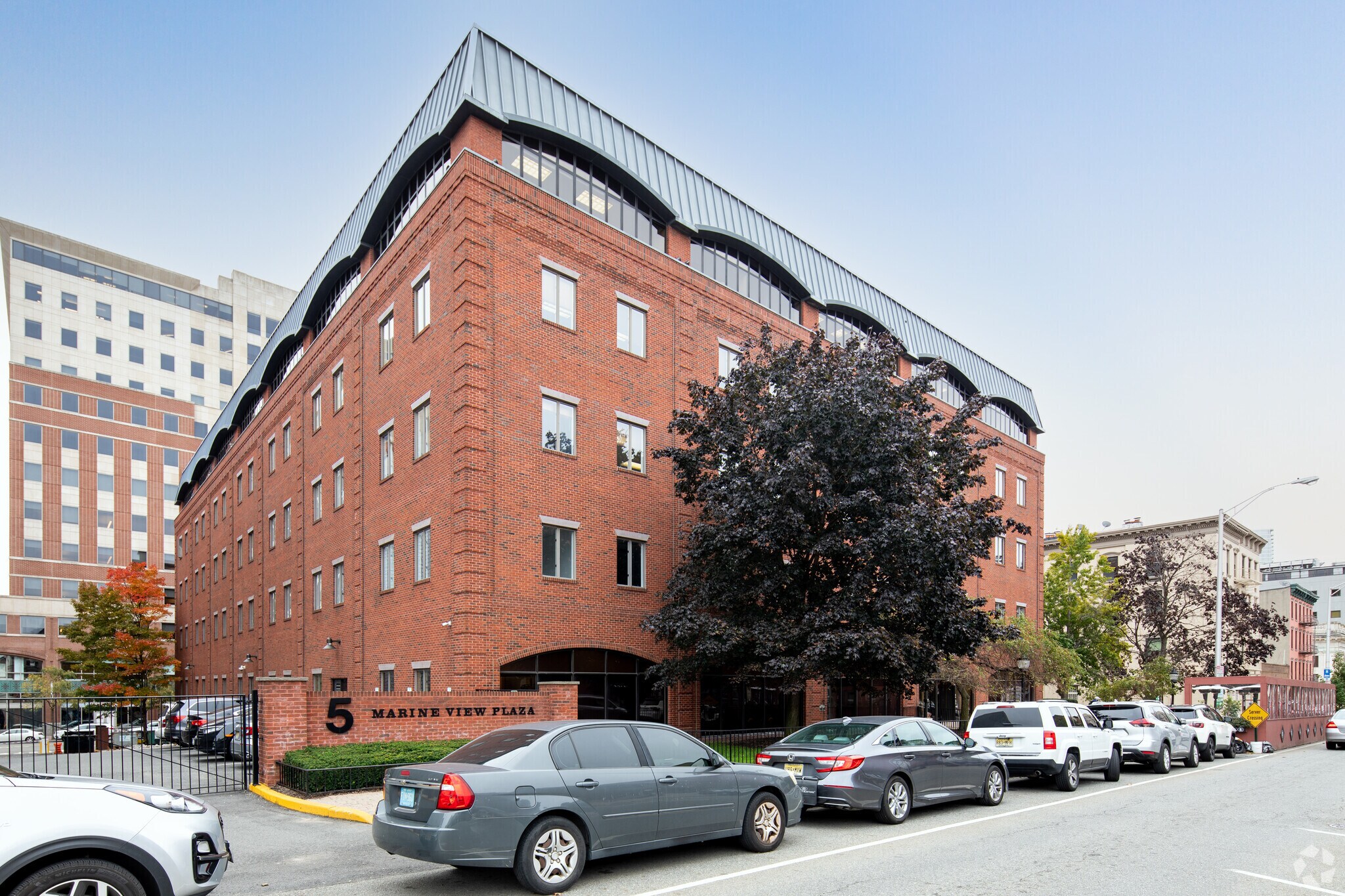 5 Marine View Plz, Hoboken, NJ à louer Photo principale– Image 1 sur 5