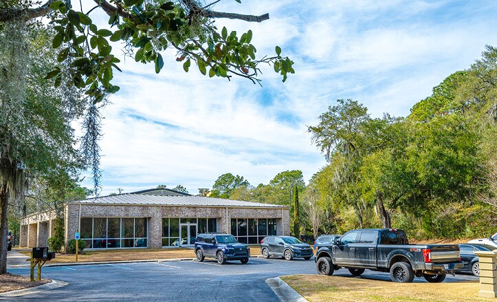 4425 Belle Oaks Dr, North Charleston, SC à vendre Photo principale– Image 1 sur 18