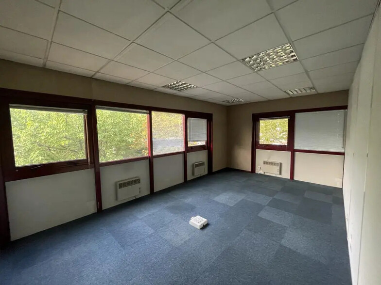 20 Rue Lavoisier, Pontoise à vendre - Photo de l’immeuble – Image 3 sur 8