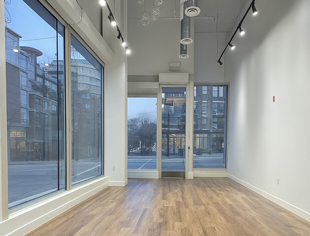 2203-2207 Granville St, Vancouver, BC V6H 4H7 - Lot 2203 -  - Photo intérieure - Image 2 of 7