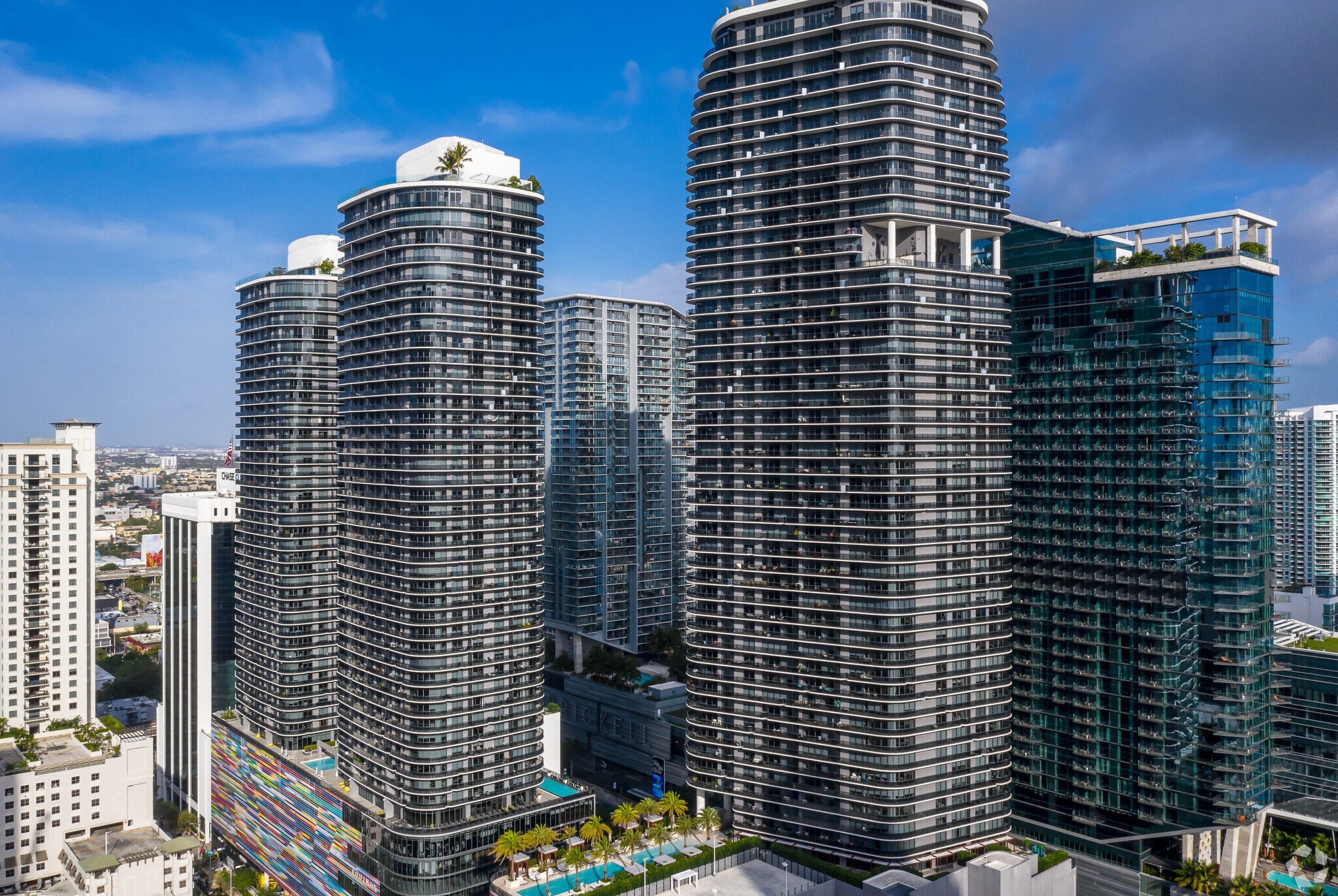 25 SW 9th St, Miami, FL à vendre Photo principale– Image 1 sur 129