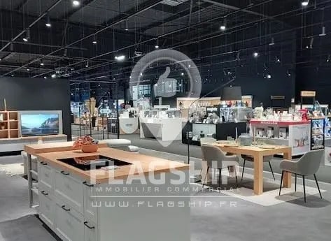 Plus de détails pour Local commercial à louer