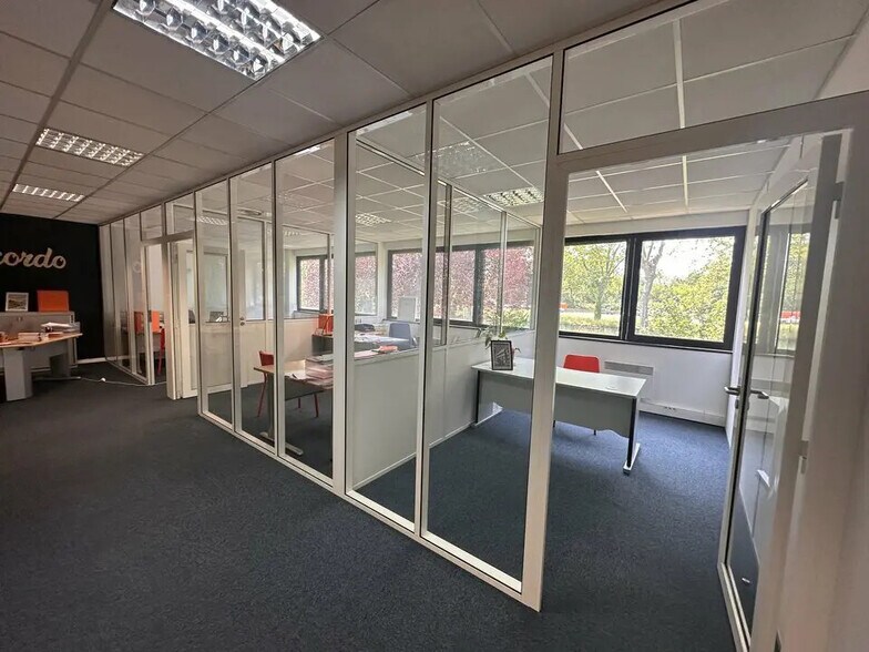 Bureau dans Strasbourg à louer - Photo de l’immeuble – Image 1 sur 6