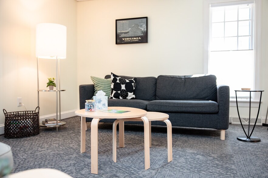 11505 Allecingie Pky, Richmond, VA à louer - Photo de l’immeuble – Image 3 sur 15
