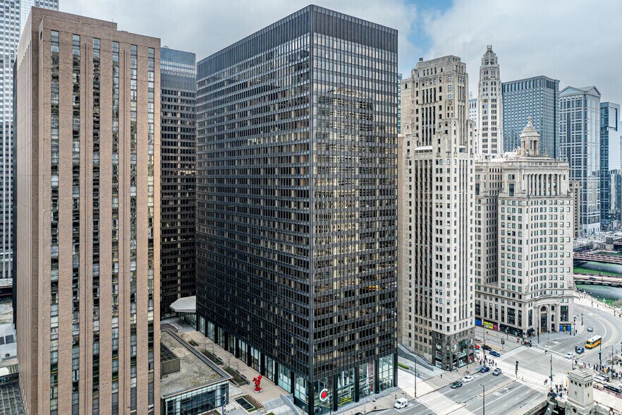 111 E Wacker Dr, Chicago, IL à louer - Photo de l’immeuble – Image 3 sur 6