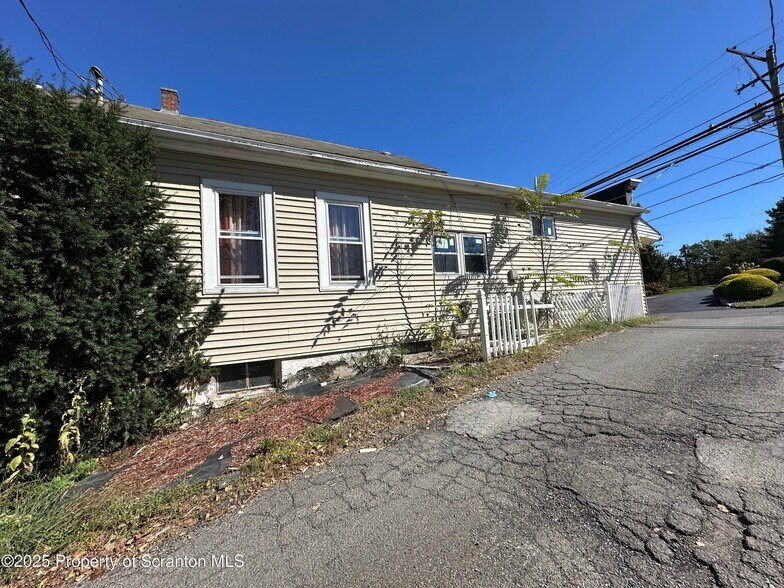 433-439 Main Rd, Hanover Township, PA à vendre - Photo de l’immeuble – Image 2 sur 21