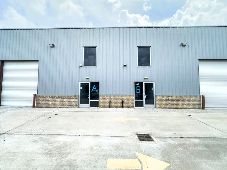 9013 Pagewood Ln, Houston, TX à louer - Photo de l’immeuble – Image 2 sur 32