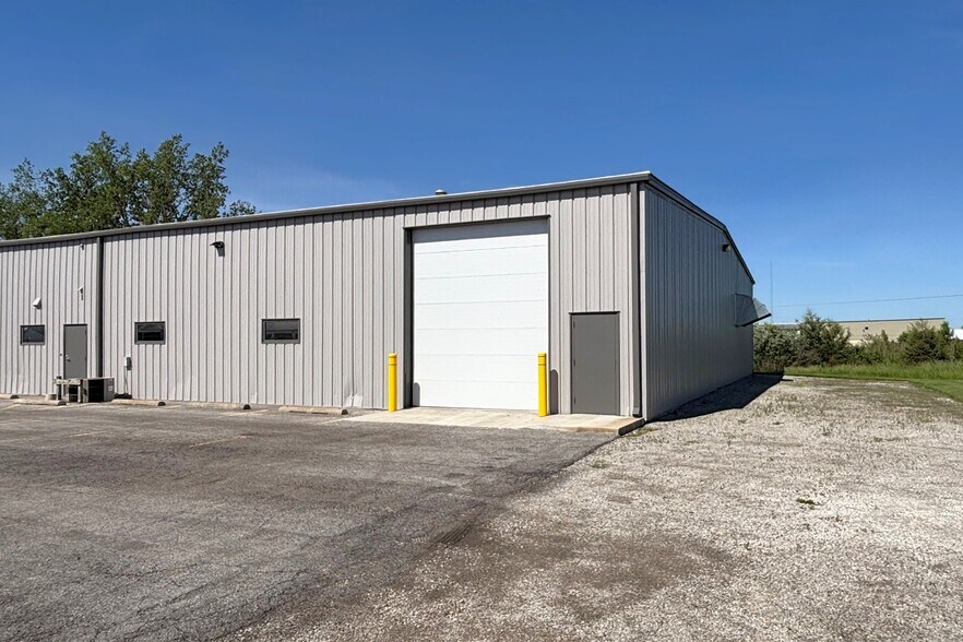 7007 Trafalgar St, Fort Wayne, IN à louer - Photo de l’immeuble – Image 3 sur 18