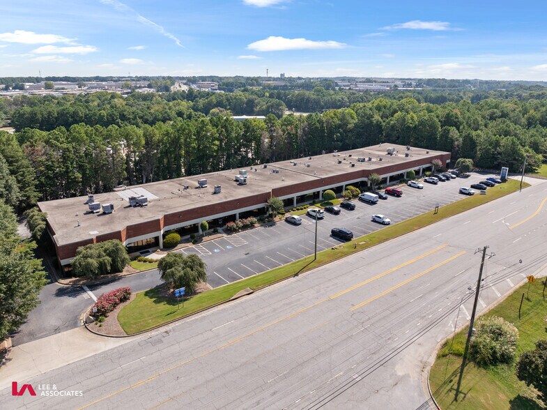 5020-5072 Clark Howell Hwy, College Park, GA à louer - Photo de l’immeuble – Image 1 sur 20