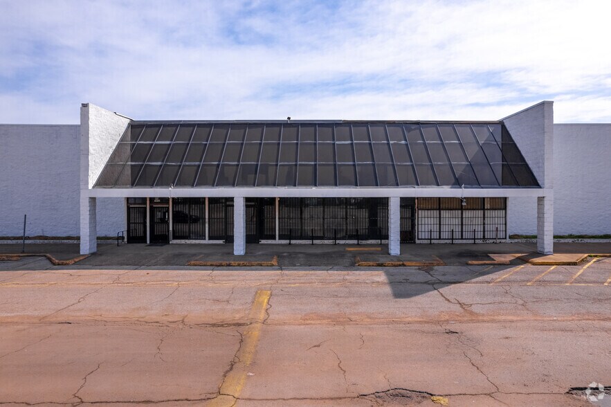 10710-10724 Garland Rd, Dallas, TX à louer - Photo de l’immeuble – Image 3 sur 10