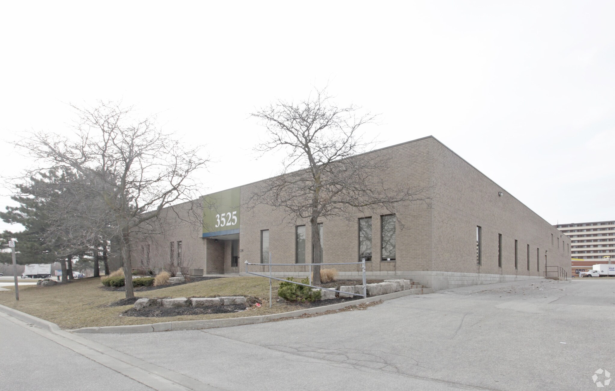 3525 Nashua Dr, Mississauga, ON à louer Photo principale– Image 1 sur 4