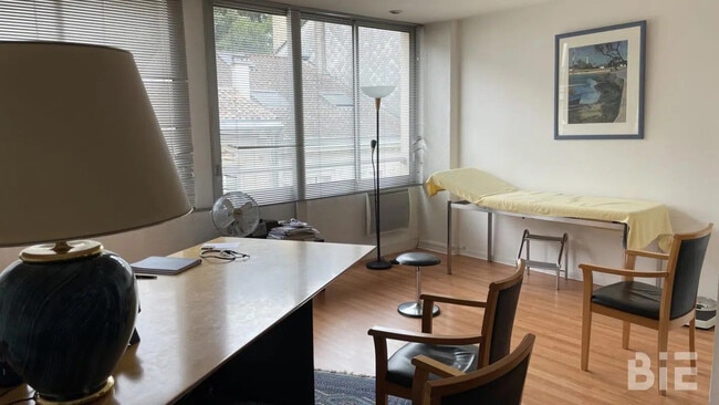 Plus de détails pour Bureau à vendre