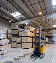 30 Rue Du Traité De Rome, Mions à louer Photo intérieure– Image 2 sur 4