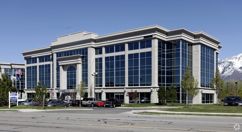 10757 S River Front Pky, South Jordan, UT à louer - Photo principale – Image 1 sur 25