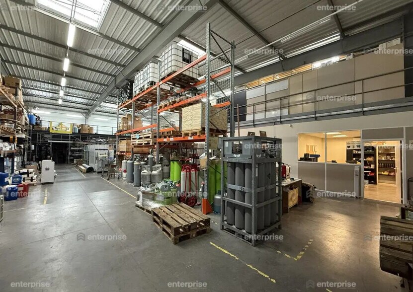 Local d’activités dans Amiens à louer - Photo intérieure – Image 2 sur 3