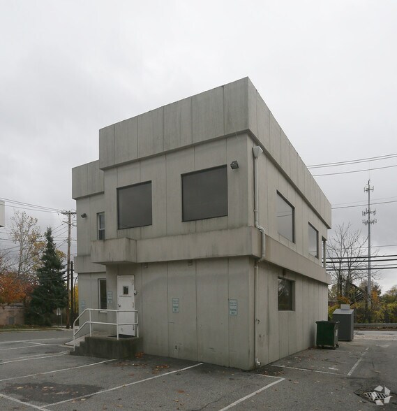 73 Powerhouse Rd, Roslyn Heights, NY à louer - Photo de l’immeuble – Image 2 sur 68