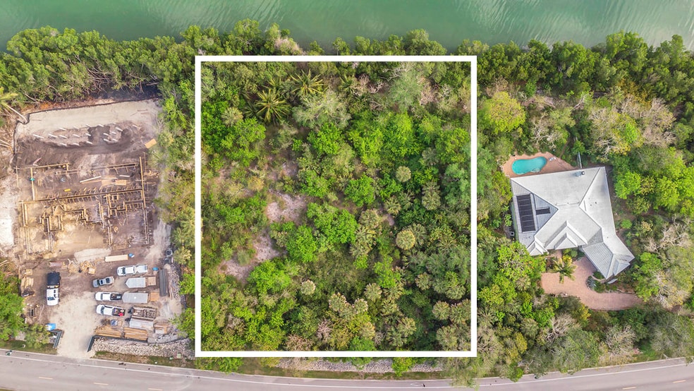 1181 Blue Hill Creek Dr, Marco Island, FL à vendre - Photo de l’immeuble – Image 3 sur 10