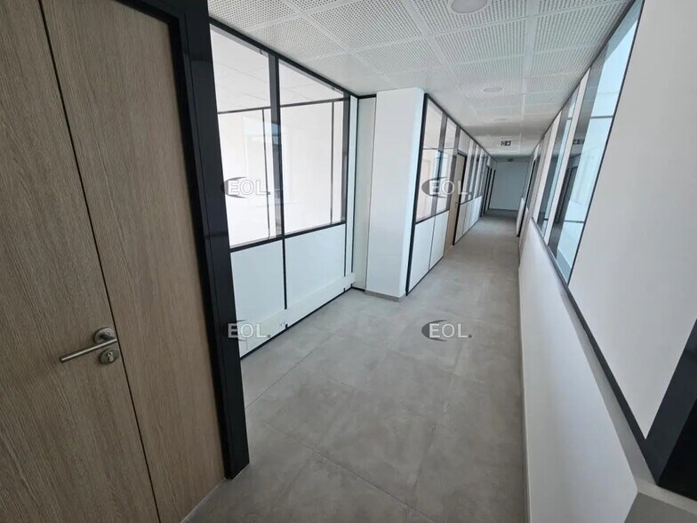Bureau dans Limeil-Brévannes à louer - Photo de l’immeuble – Image 3 sur 11