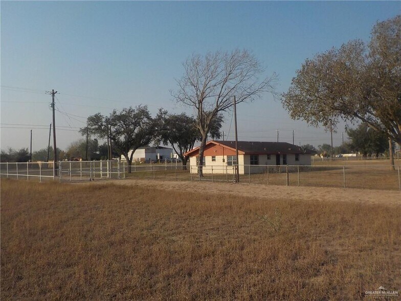 12130 W Mile 7 Rd, Mission, TX à vendre - Photo de l’immeuble – Image 2 sur 24