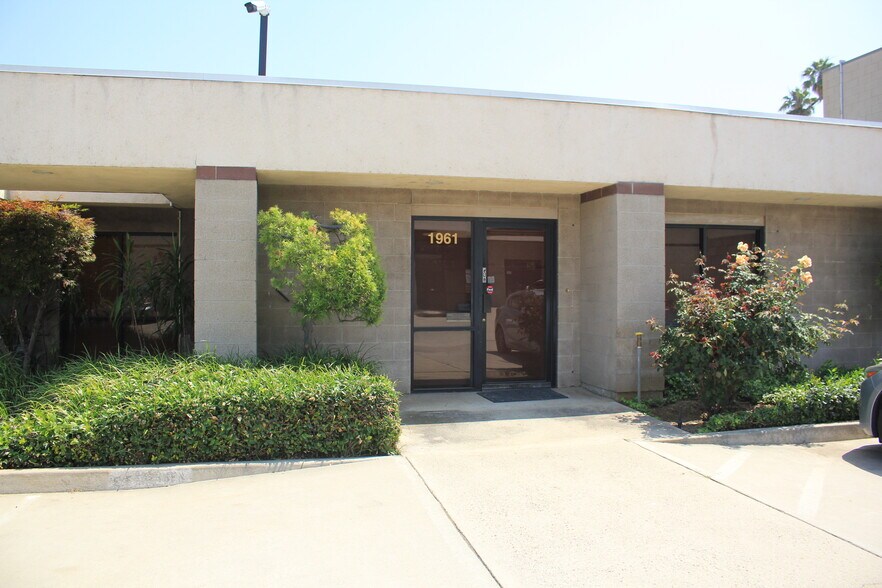 1943 S Myrtle Ave, Monrovia, CA à louer - Photo de l’immeuble – Image 2 sur 2