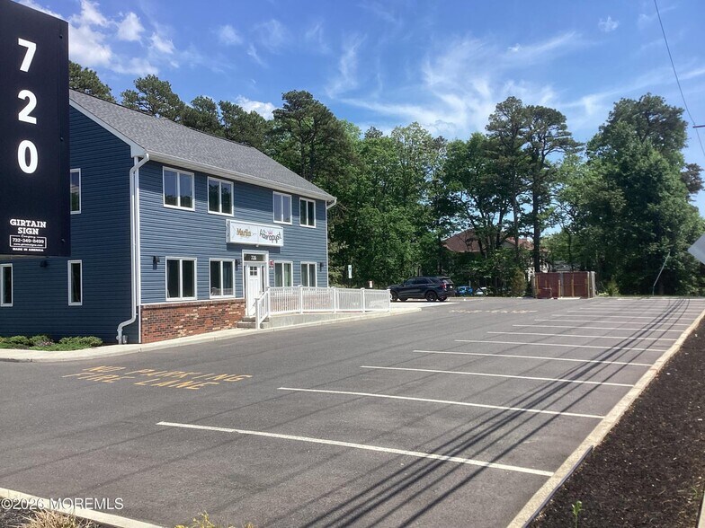 720 Lacey Rd, Forked River, NJ à louer - Photo de l’immeuble – Image 2 sur 2