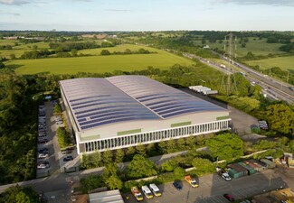 Plus de détails pour St Albans Rd, South Mimms - Industriel/Logistique à louer