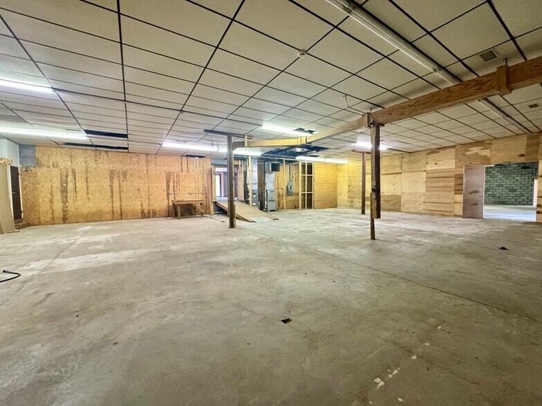 868 State Route 3 and 12, Hinton, WV à vendre - Photo intérieure – Image 2 sur 78