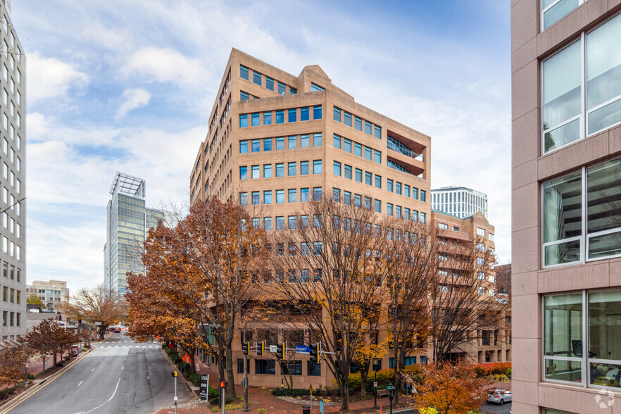 4800 Montgomery Ln, Bethesda, MD à louer - Photo de l’immeuble – Image 2 sur 9