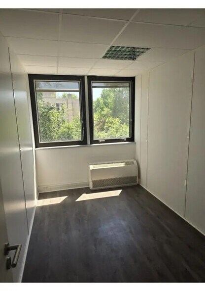 Bureau dans Bruges à vendre - Photo de l’immeuble – Image 2 sur 5