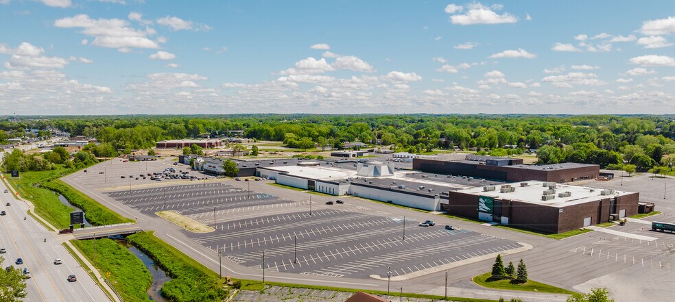 3701 S Main St, Elkhart, IN à louer - Photo de l’immeuble – Image 3 sur 27