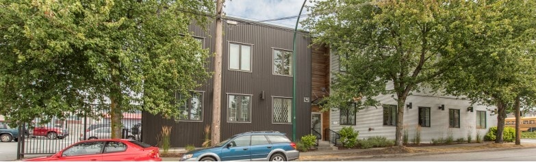 1355 Parker St, Vancouver, BC à louer Photo principale– Image 1 sur 5