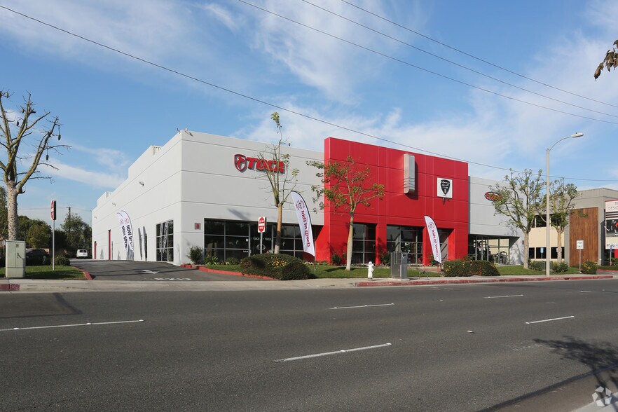 2777 Bristol St, Costa Mesa, CA à louer - Photo de l’immeuble – Image 1 sur 14