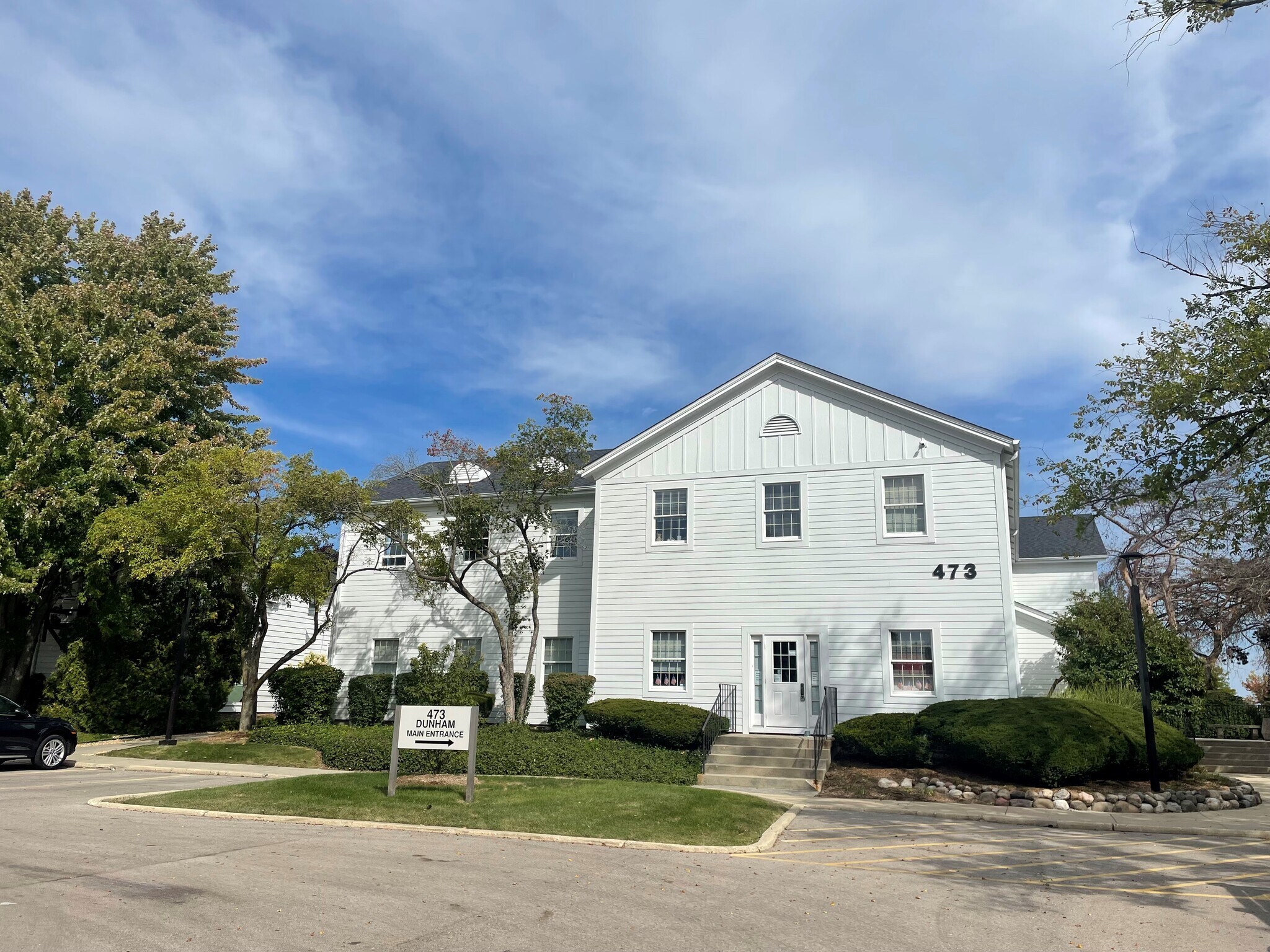 473 Dunham Rd, St Charles, IL à louer Photo de l’immeuble– Image 1 sur 10