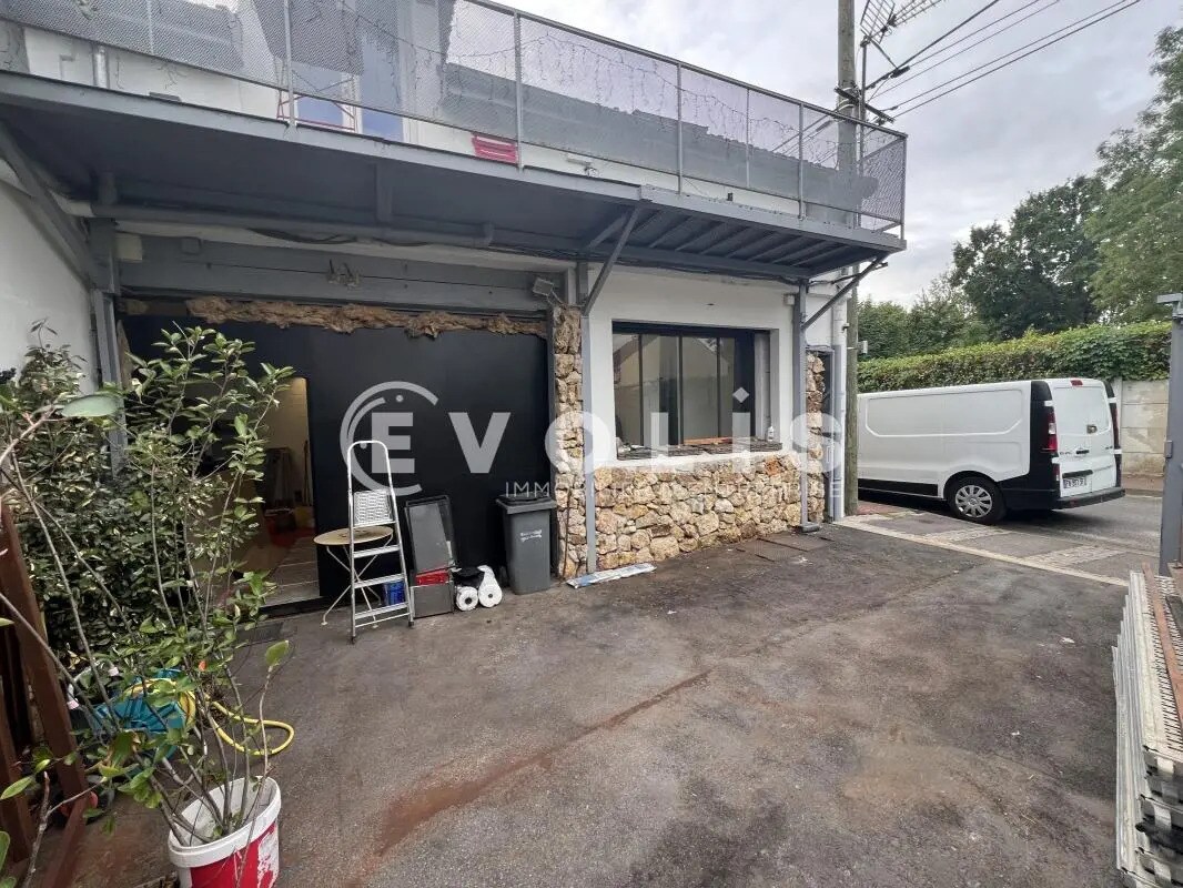 Local d’activités dans Noisy-le-Grand à louer Photo de l’immeuble– Image 1 sur 10