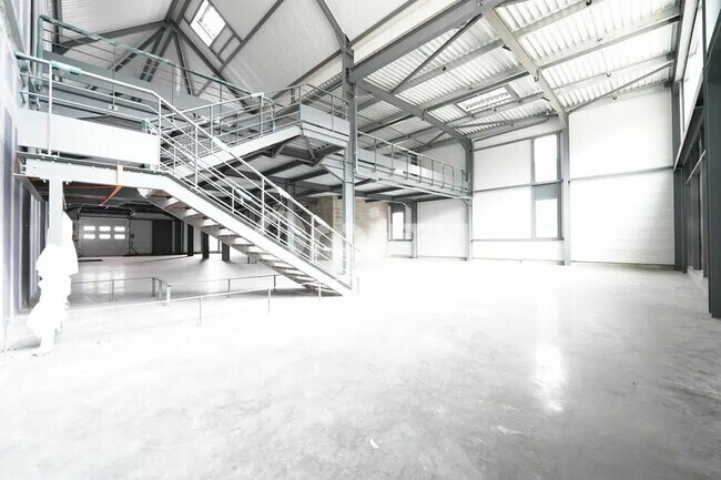 Plus de détails pour Local commercial à vendre