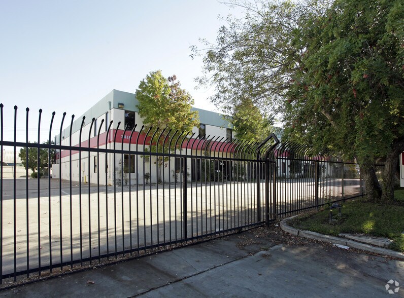 7410 Scout Ave, Bell Gardens, CA à louer - Photo de l’immeuble – Image 3 sur 3