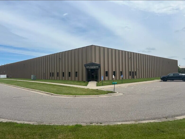 1910 Lookout Dr, North Mankato, MN à vendre - Photo principale – Image 1 sur 6