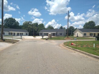 Plus de détails pour 106 Ronald Pride Blvd, Fort Valley, GA - Spécialisé à vendre