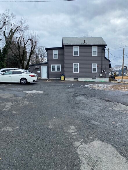 629 Whitehorse Mercerville Rd, Hamilton, NJ à louer - Photo de l’immeuble – Image 2 sur 9