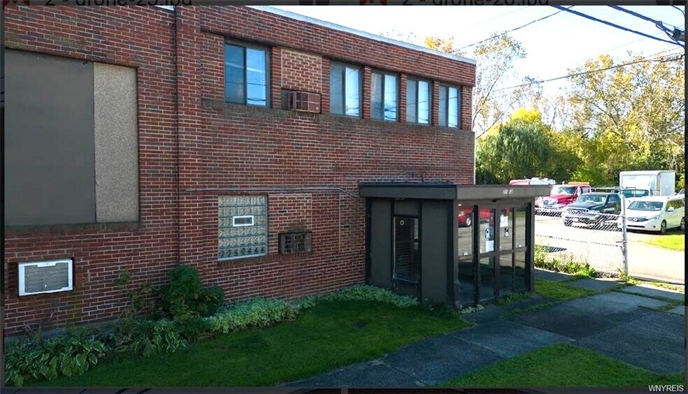 2103 MacKenna Ave, Niagara Falls, NY à vendre - Photo de l’immeuble – Image 1 sur 23